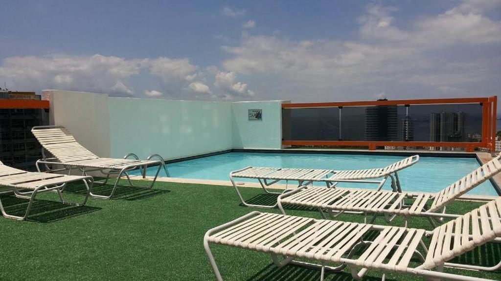 Maravilhoso Apartamento 2 Quartos Com Ofuro Porto Da Barra Salvador Summer Barra Flat 외부 사진